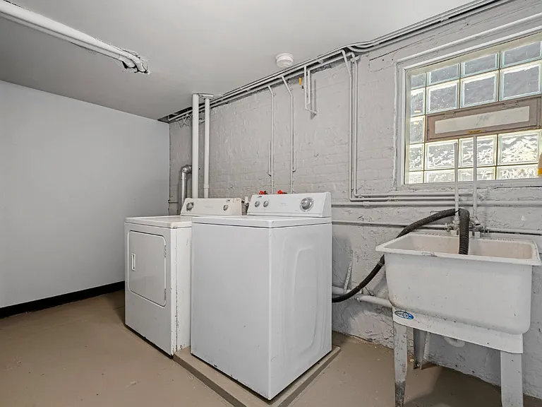 1532 Lombard Ave — Photo 20