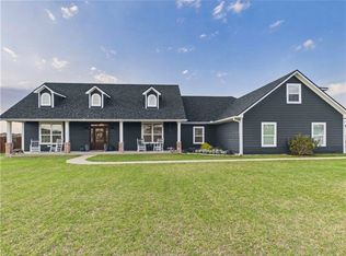 831 Mimosa Ln, Franklin, TX 77856