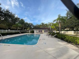 903 Palm Beach Trace Dr, Royal Palm Beach, FL 33411