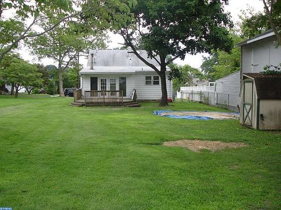 4th image of 70 Evelyn Ave