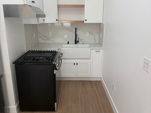 5th image of 5017 W 99th St #C