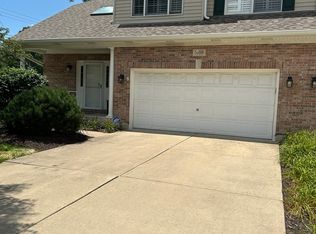 1N008 Mission Ct, Winfield, IL 60190