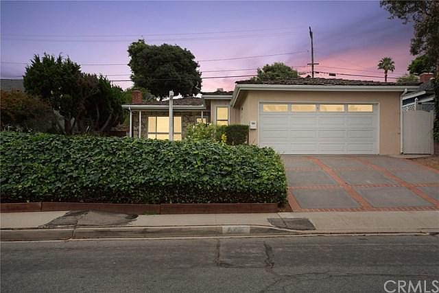 1st image of 520 Camino De Encanto