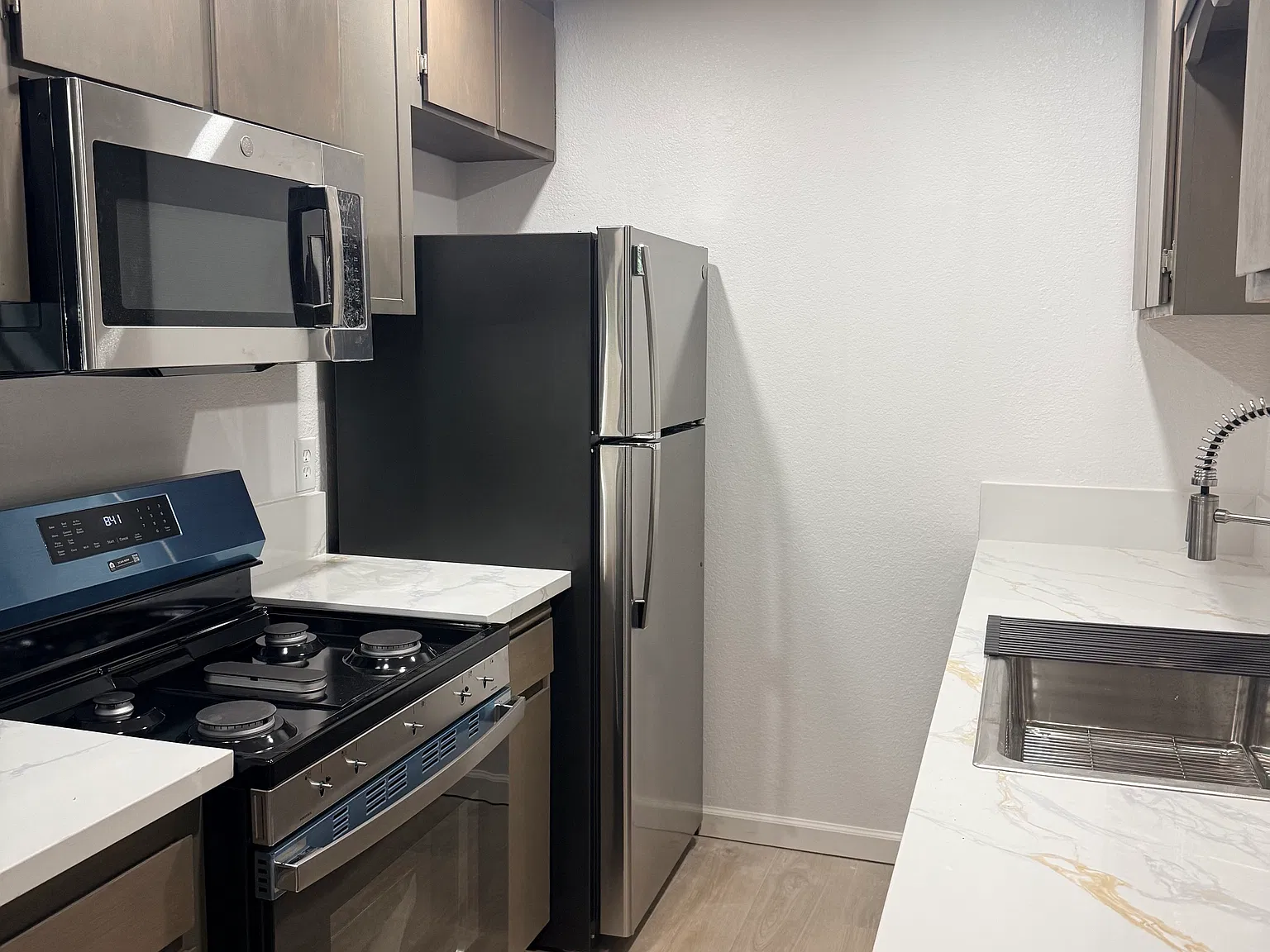 2 bed, 780 sqft, $2,750 — Photo 3