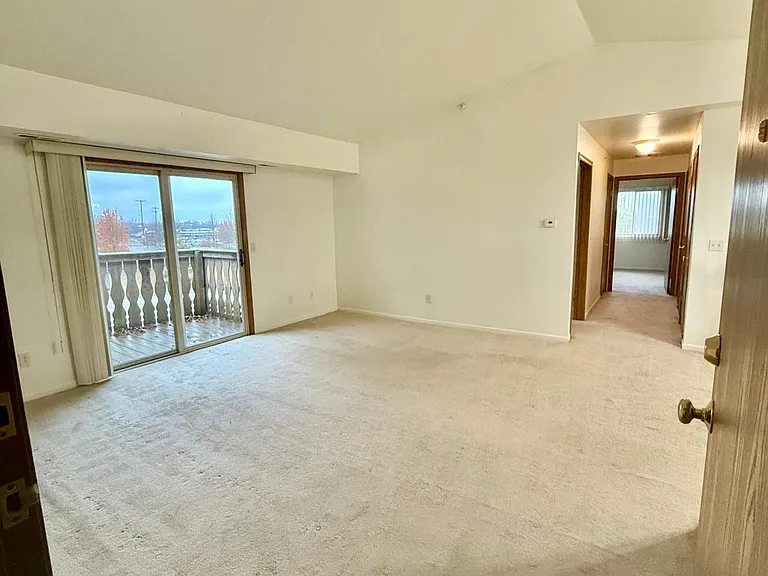 Country Village Apartments — Photo 21