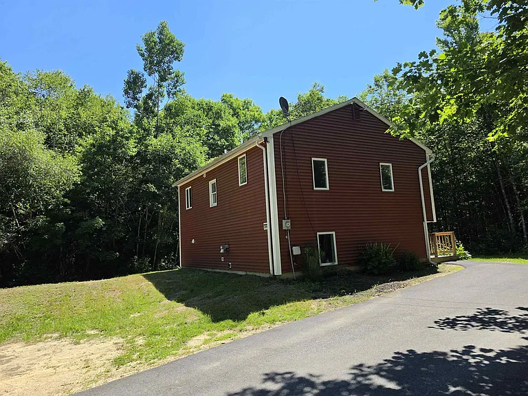 1890 Franklin Pierce Hwy — Photo 20