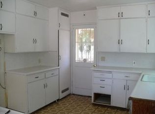 216 E Alameda St, Lindsay, CA 93247