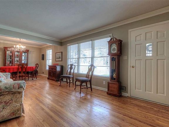 3rd image of 1143 Lanford Cir