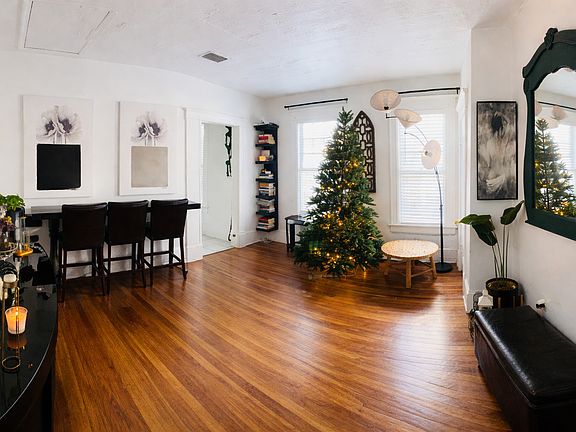 3rd image of 2057 College St #2
