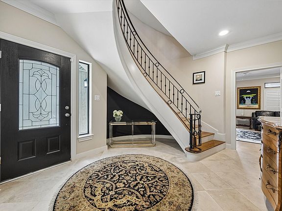3rd image of 715 Birdsall St