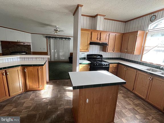 4th image of 30948 Poole Ct