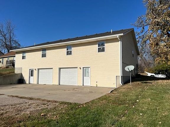 4th image of 716-718 E 5th St