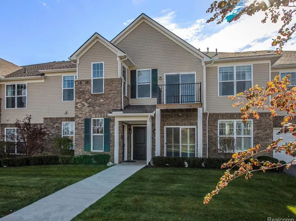 9836 Ridge Run St, Howell, MI 48855