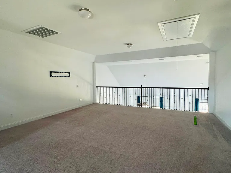 813 Palamos Dr — Photo 17