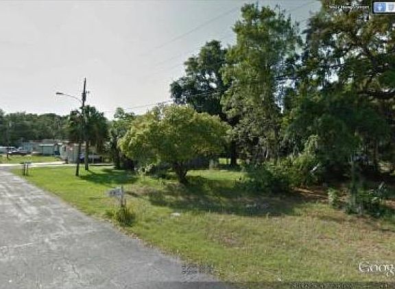 Facing East, Lot on Right