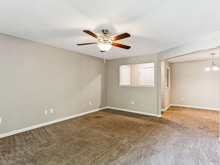 Ashford Place Apartments — Photo 30