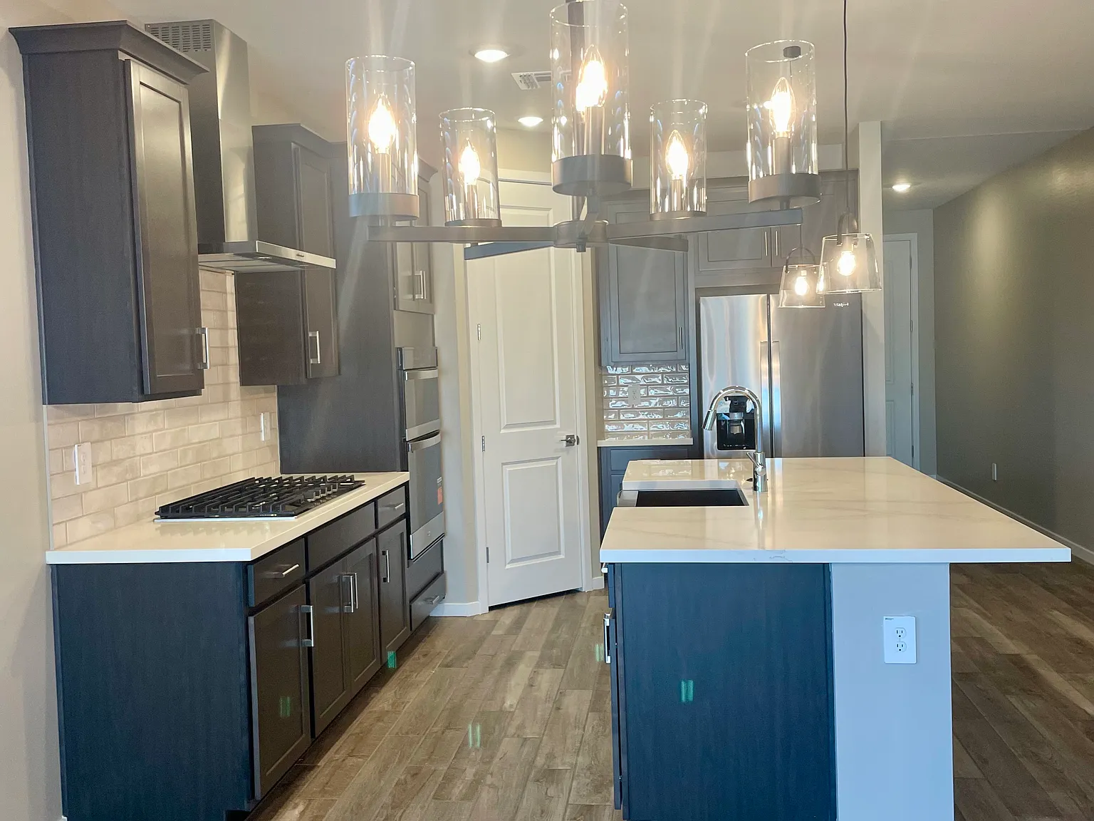 4 bed, 2049 sqft, $2,600 — Photo 3