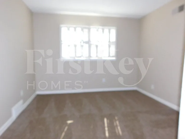 6135 Haddington Dr — Photo 12