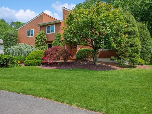 10 Tarry Hill Drive, New City, NY 10956