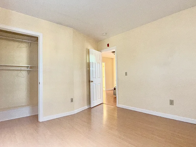 1037 Cass Ave #1 — Photo 8