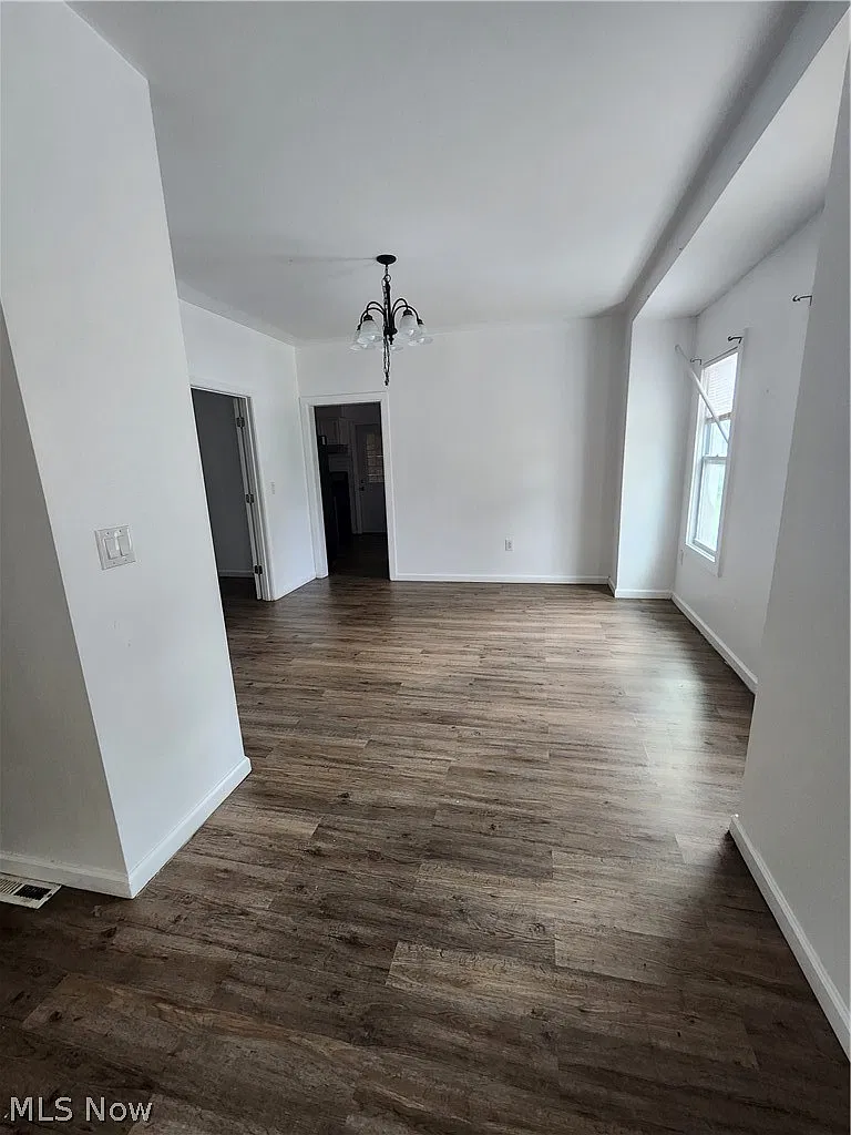 2 bed, 1.0 bath, $1,100 — Photo 2