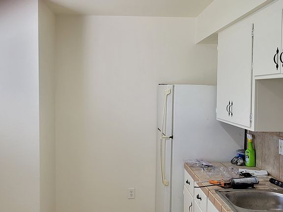 3rd image of 415 Brooks Dr #A