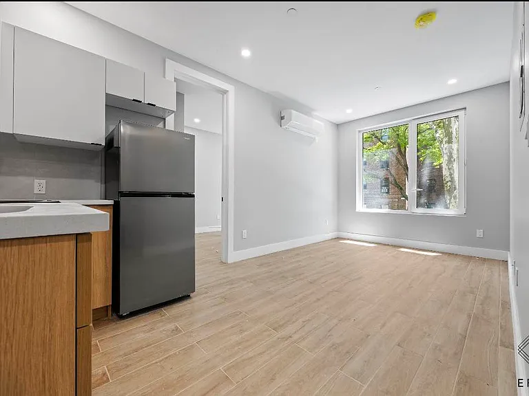 809 Midwood St #3B — Photo 3