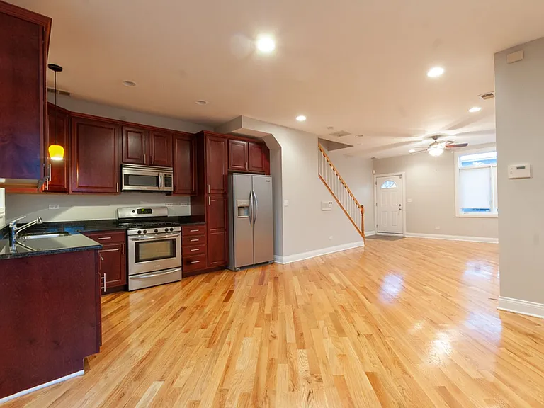 7016 W Medill Ave #7016 — Photo 5