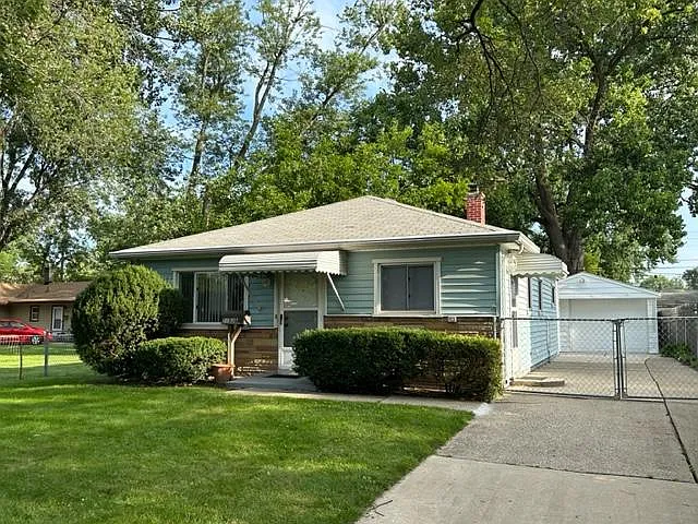 21526 Powers Ave — Photo 1