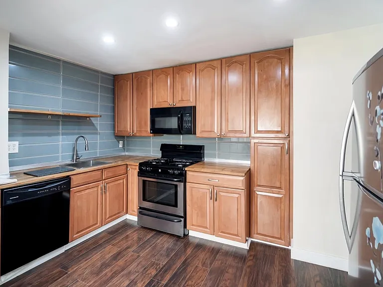 226 Louis St #1 — Photo 10