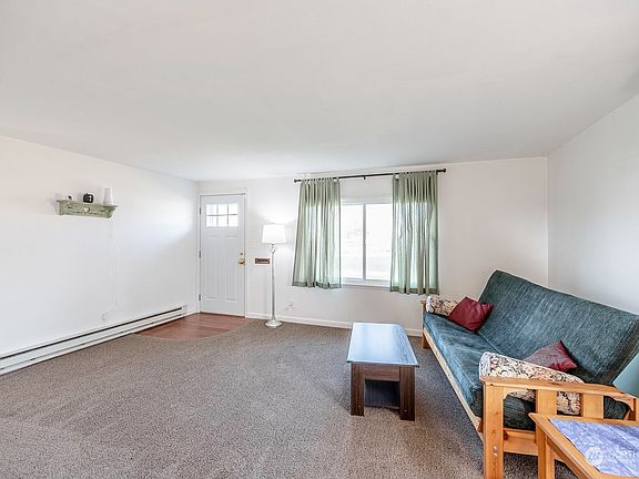 4th image of 203 W Knolls Vista Dr