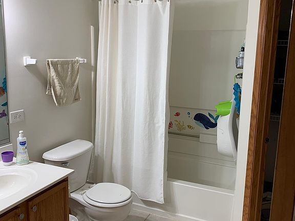 5th image of 3923 Blackstone Dr
