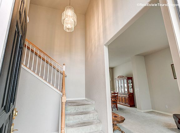 Expansive entry 