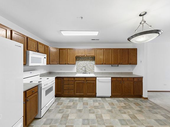 4th image of 27 E Hattendorf Ave Unit 313