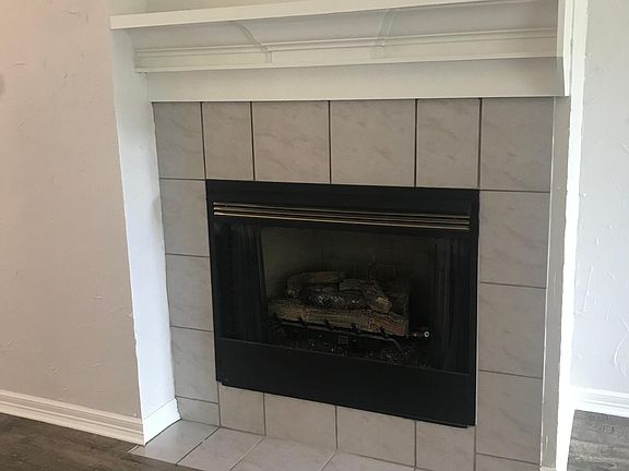 Living Room Gas Fireplace
