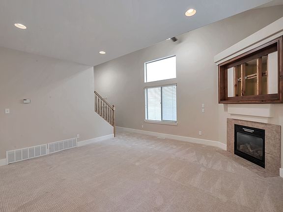 5th image of 2630 N Cypress Way