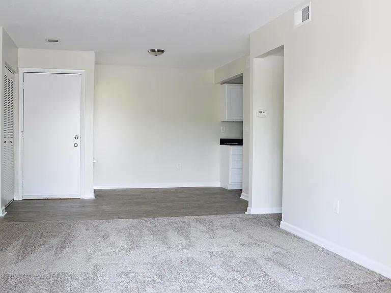 72 Fox Hill Ln — Photo 3