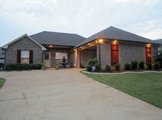1145 Spanish Oak Dr, Pearl, MS 39208