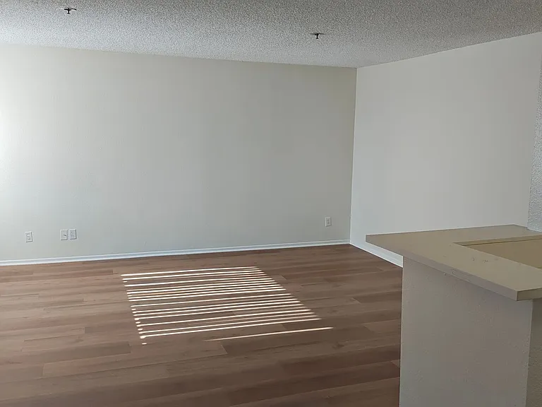 Villa Monaco Apartments — Photo 16