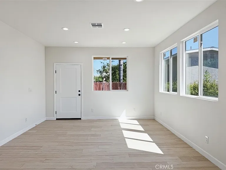 408 Almond Ave #1 — Photo 6