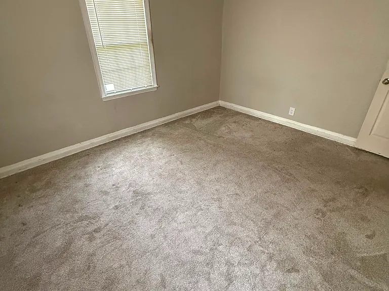 4450 Dallas Ave — Photo 4