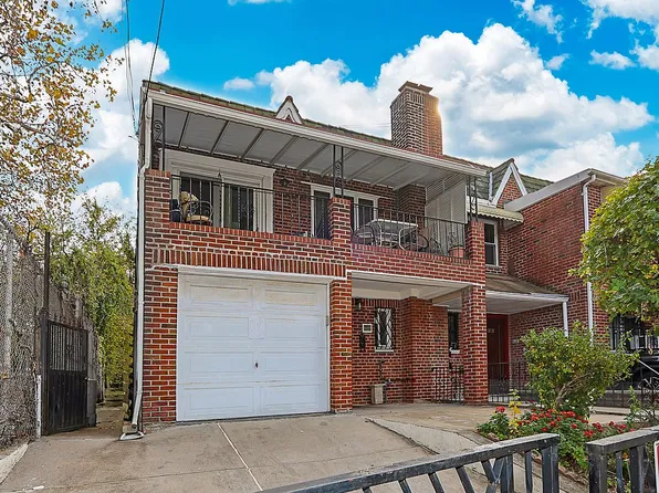 2037 37th St, Astoria, NY 11105