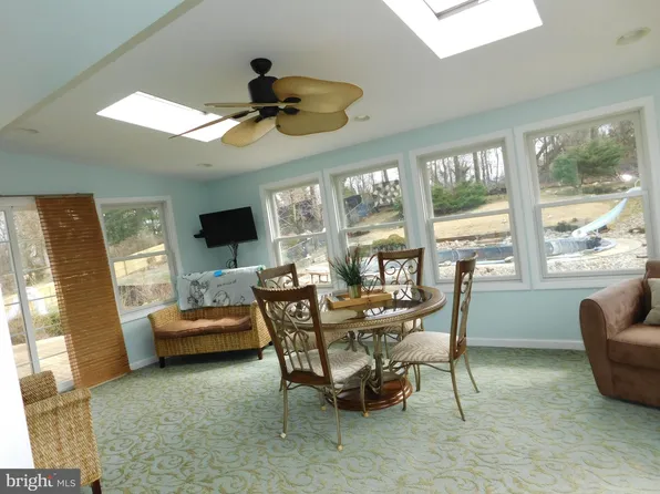 27 Saint Regis Dr, Woodbury, NJ 08096