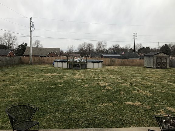 3rd image of 209 Helena Dr