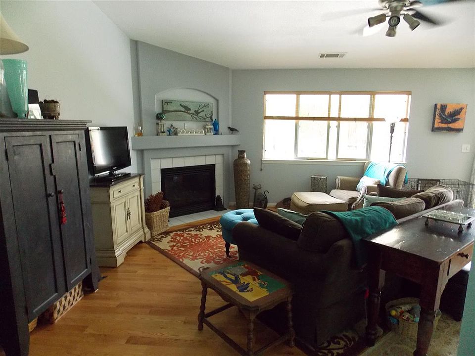 2nd image of 1154 Janas Way