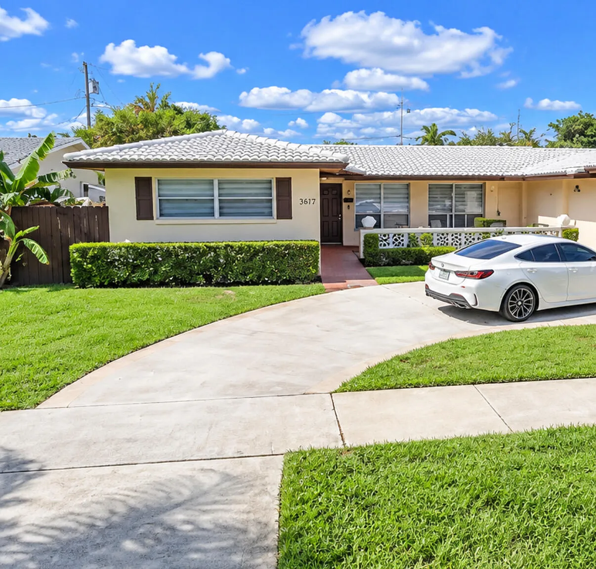 3 bed, 2.0 bath, 1700 sqft, $3,250 — Photo 1