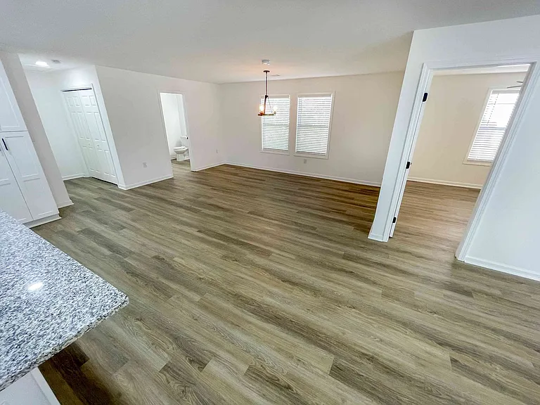 167 Racine St SW — Photo 7