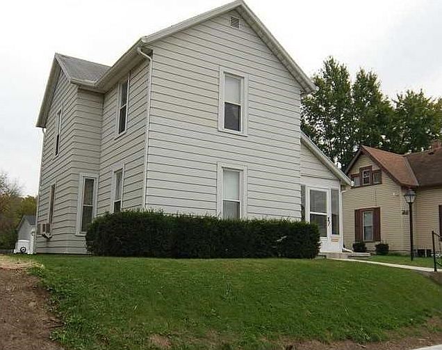 1st image of 120 N Oak St