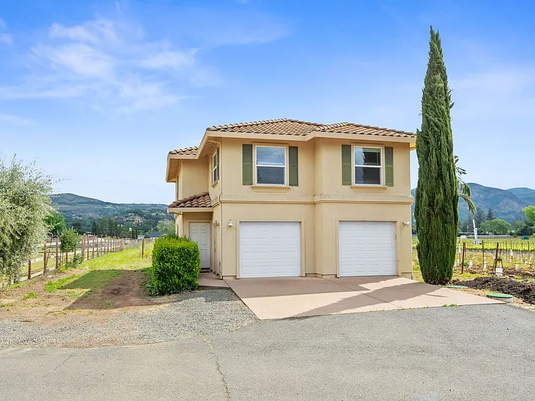 1291 Monticello Rd — Photo 1