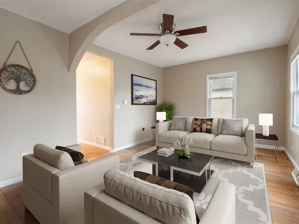 1107 10th St NW, Cedar Rapids, IA 52405